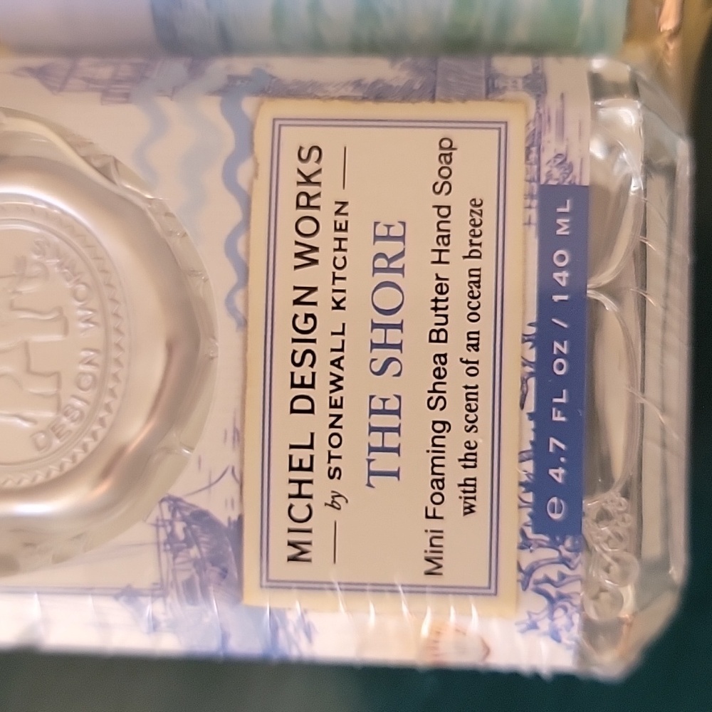 BUNDLE/2-BATH ITEMS/SHEA BUTTER SOAP/LIQUID HAND SOAP/MICHEL DESIGN WORKS - Picture 7 of 12